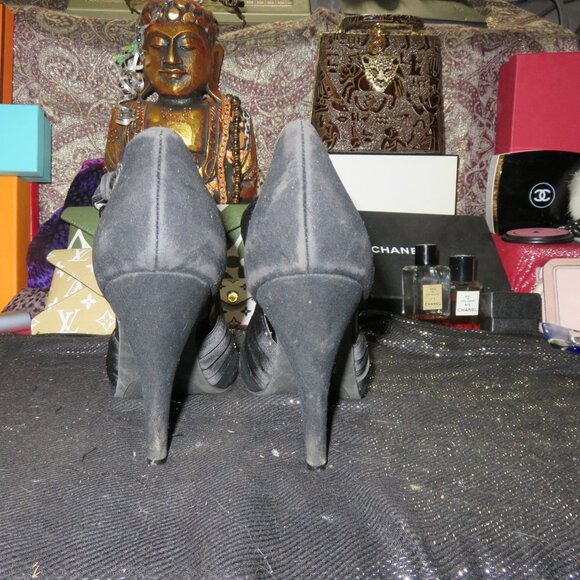 BOGO Fergalicious by Fergie Black Micro Suede & Satin Heels Pumps size 11 - Picture 4 of 15